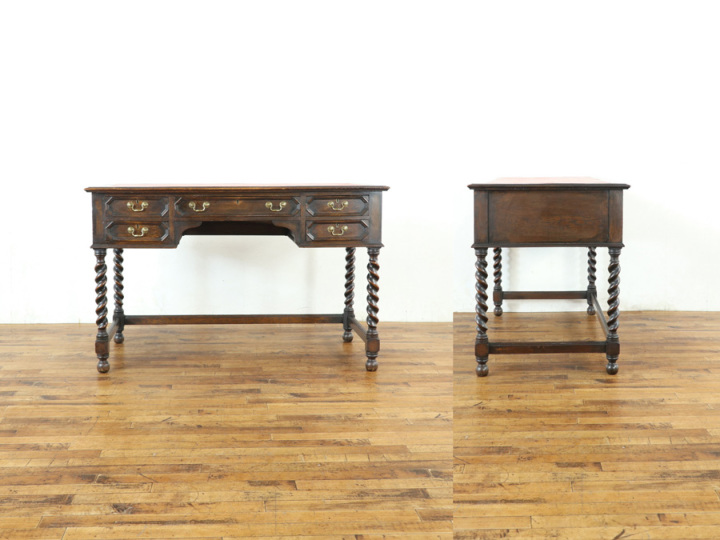 ツイストレッグも魅力 イギリスアンティーク家具 デスク 59839