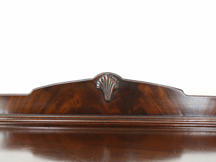 珍しいスタイル 特徴的で上品なデザイン イギリスアンティーク家具