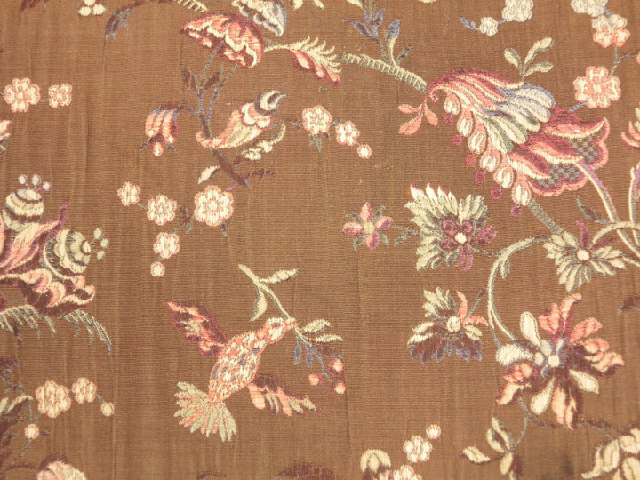 繊細な彫刻とかわいいペイントのサイドテーブル 63058 アンティーク