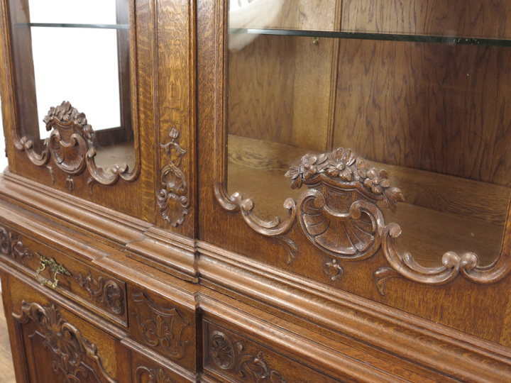美しい彫刻に見惚れるフレンチキャビネット 63109 アンティーク家具