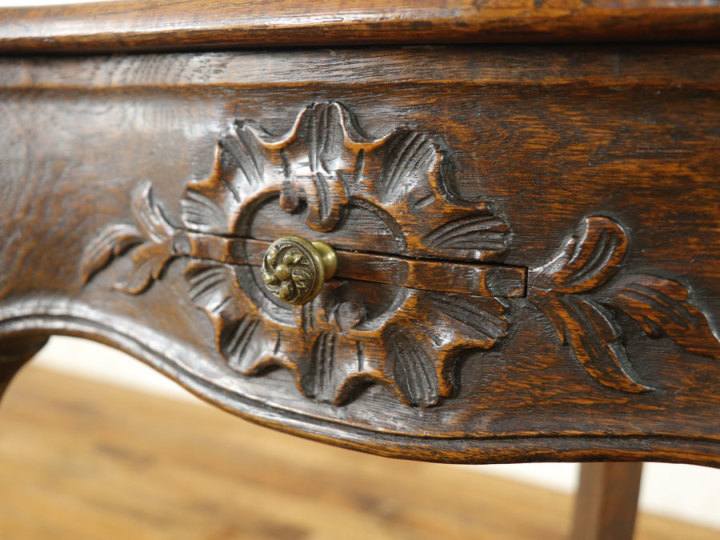 三角形が可愛らしいサイドテーブル 63744 アンティーク家具 ウェブ