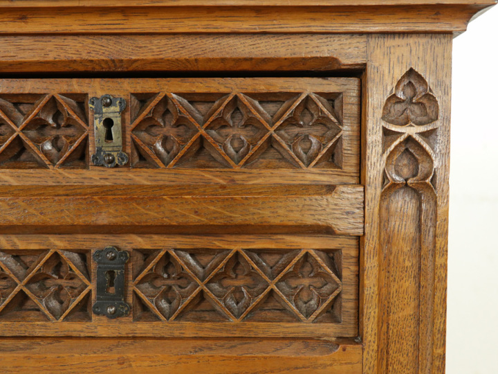 ゴシックスタイル キャビネット 63874 アンティーク家具 ウェブサイト