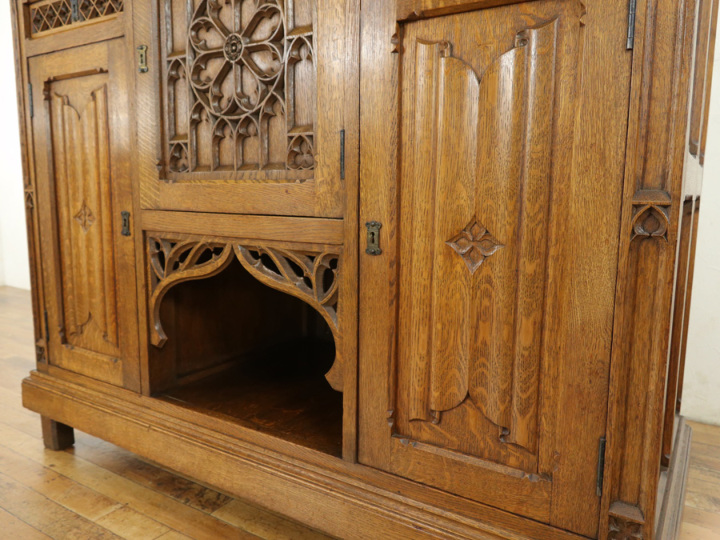 ゴシックスタイル キャビネット 63874 アンティーク家具 ウェブサイト