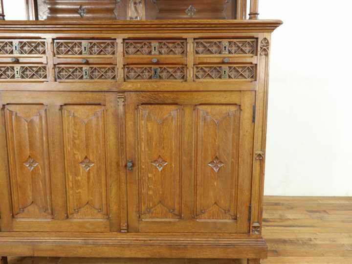 ゴシックの雰囲気 かっこいい キャビネット 64015 アンティーク家具