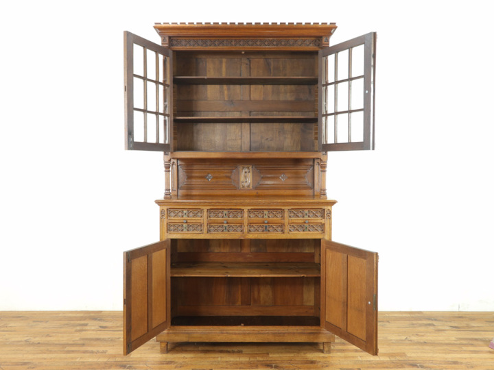 西洋アンティークキャビネット お部屋の主役にしたい ルイ15世様式 キャビネット 64495a アンティーク