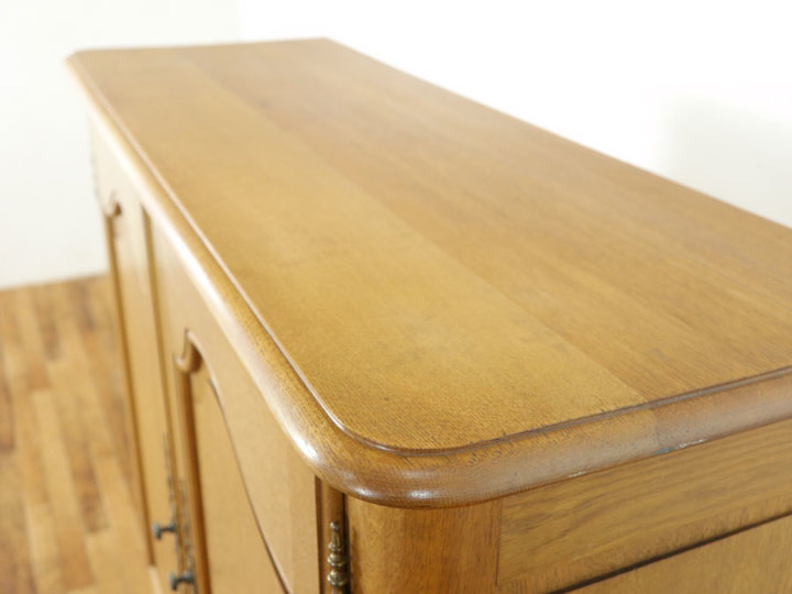 薄型のサイズも魅力 キャビネット 64170 アンティーク家具 ウェブ