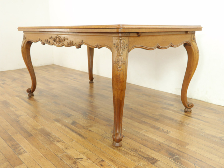 フランスパーテーション、テーブル Pentagon Table for 