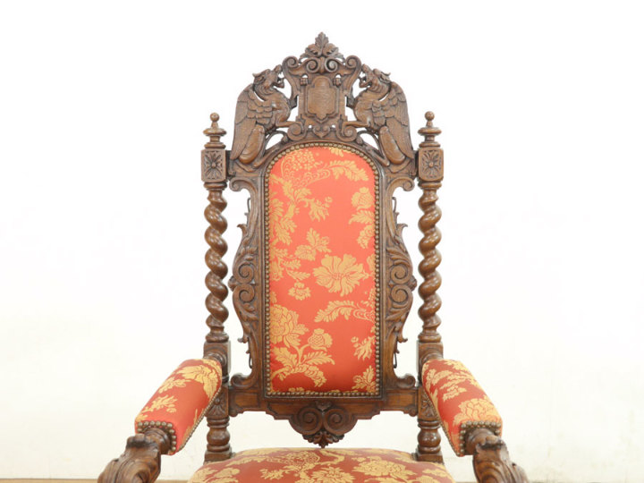 後世に残したい威厳ある姿のアームチェア 64306a アンティーク家具