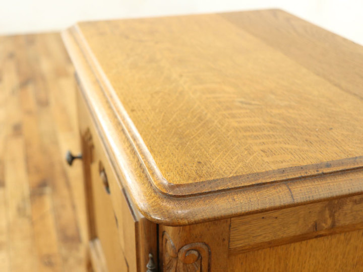 後脚も猫脚 猫脚ナイトテーブル 64313 アンティーク家具 ウェブサイト