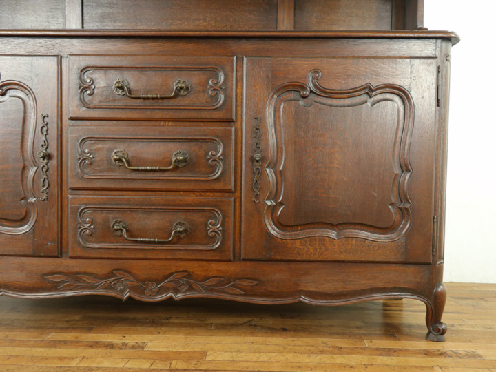 圧倒的存在感とたっぷりの収納 キャビネット 64352 アンティーク家具