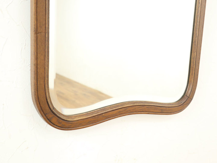 ヴィンテージ鏡 不思議かわいいシルエットのウォールミラー 64420 アンティーク