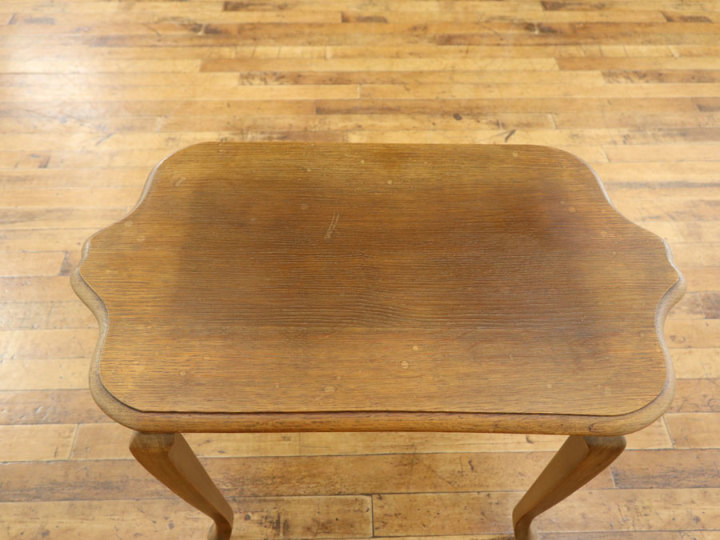 個性派サイドテーブル 64422 アンティーク家具 ウェブサイト商品一覧