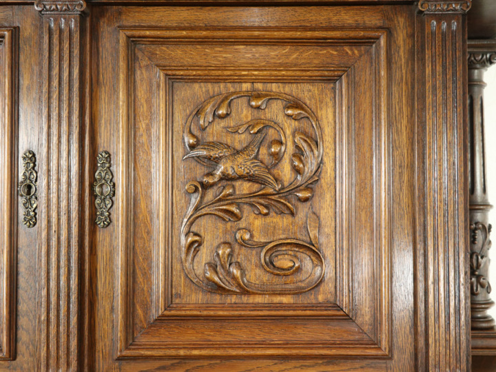 木製彫刻装飾キャビネット　アンティーク 素晴らしい彫刻とデザイン キャビネット 64487b アンティーク