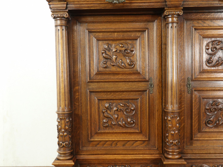 アンティーク 木製キャビネット 彫刻 ヴィンテージ 素晴らしい彫刻とデザイン キャビネット 64487b アンティーク家具