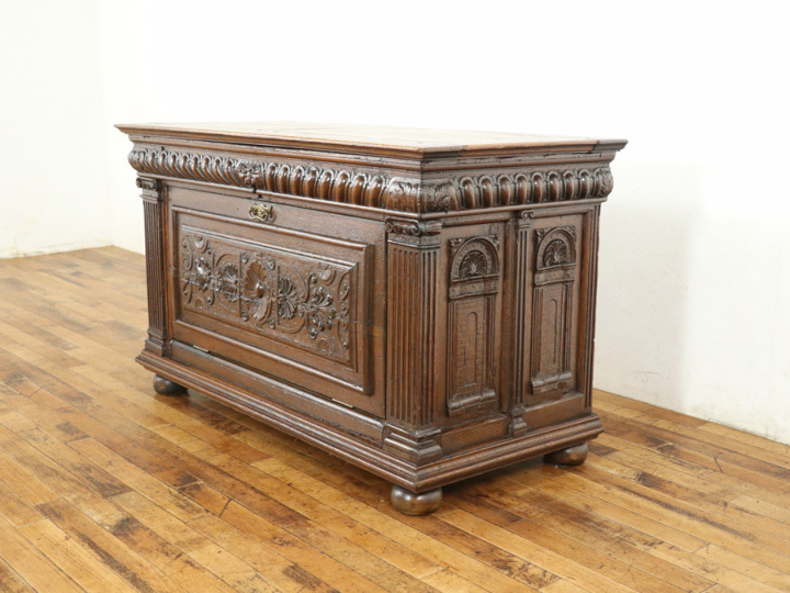 コファーを加工してローボードにしてみました テレビボードにおすすめ