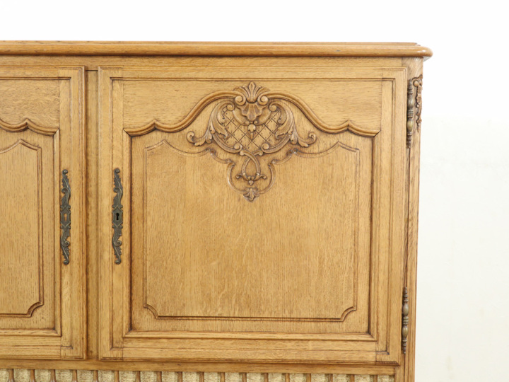 特徴的なデザイン オーディオボード？ キャビネット 64546