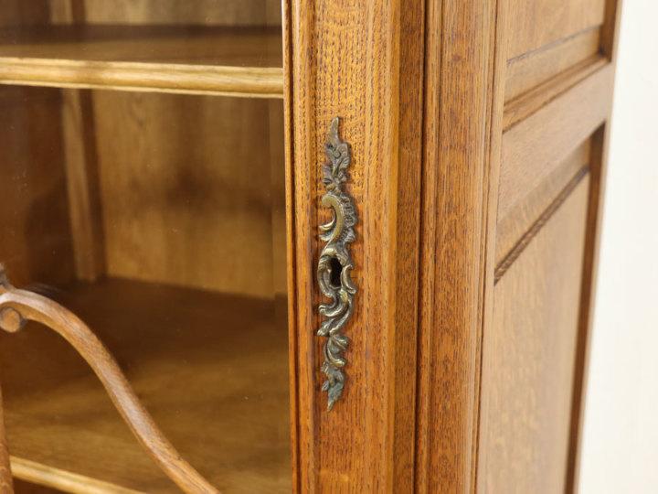 細身の珍しいサイズ ガラス扉キャビネット 64573 アンティーク