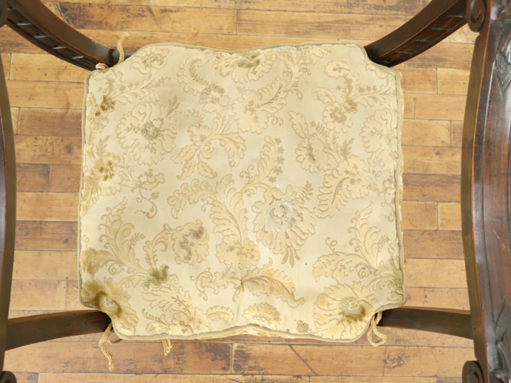 落ち着いた雰囲気とツヤ フランスアンティーク サボナローラチェア