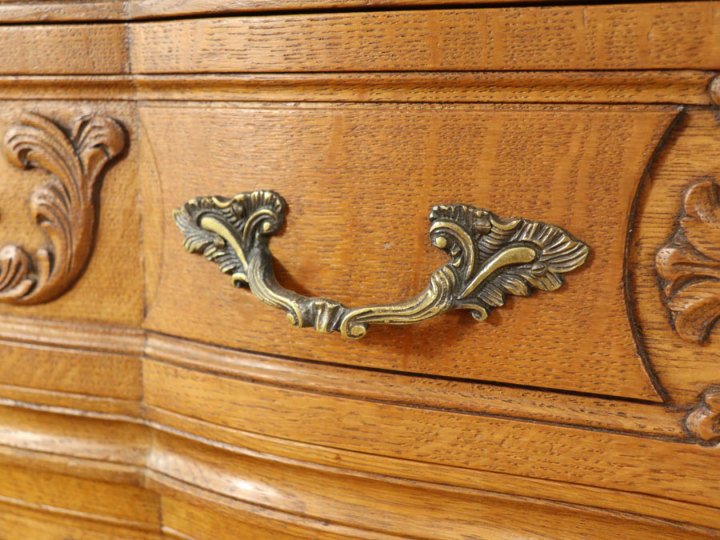 前面の起伏も魅力 猫脚チェスト 64854b アンティーク家具 ウェブ