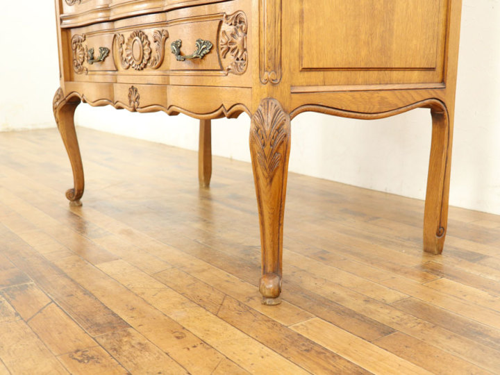 前面の起伏も魅力 猫脚チェスト 64854b アンティーク家具 ウェブ