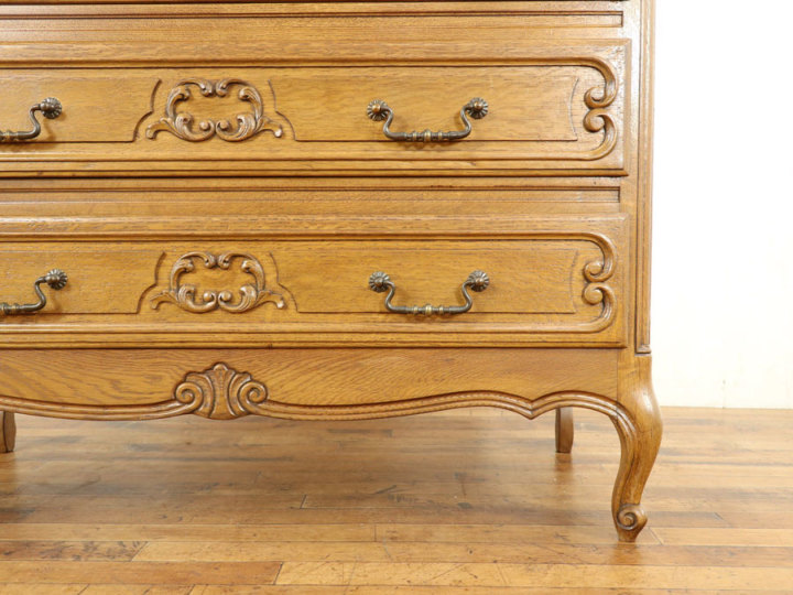 可愛さの中にも感じる味わいと造りの良さ 猫脚チェスト 64888