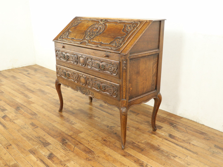 美しい彫刻に負けないオーク杢、フレンチライティングビューロー 65093