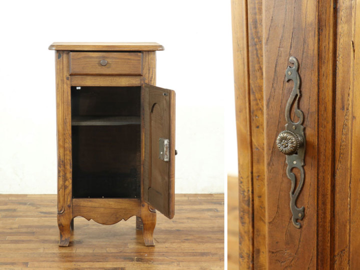 【米国アンティーク】vintageナイトテーブル／真鍮取っ手×ターンドレッグ 米国アンティーク】vintageナイトテーブル／真鍮取っ手×ターンドレッグ