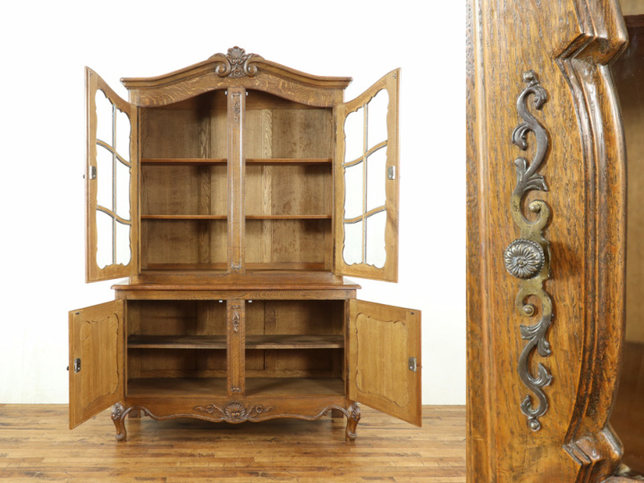 面取りガラスの美しいフレンチディスプレイキャビネット 65136