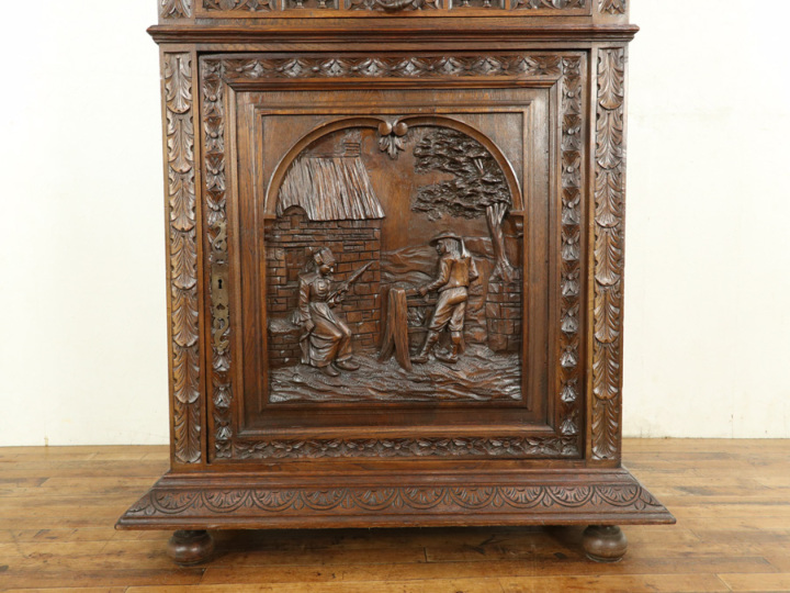 レアスタイル 素晴らしい彫刻 フランスアンティーク キャビネット