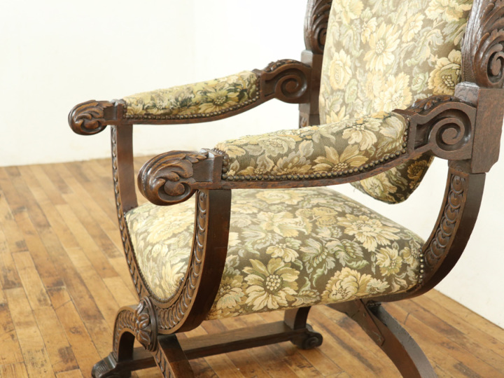 アンティーク　ローチェア 重厚なたたずまい フランスアンティーク サボナローラチェア 65140