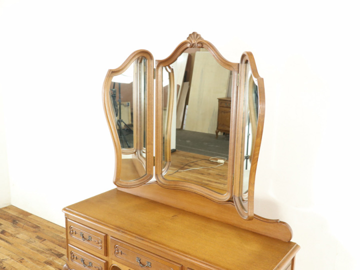 三面鏡タイプ フランス猫脚ドレッサー 65335 アンティーク家具 ウェブ