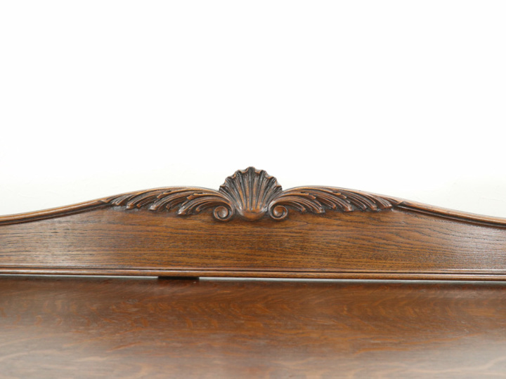 落ち着いたお色と細かな彫刻 フランス 猫脚サイドボード 65336