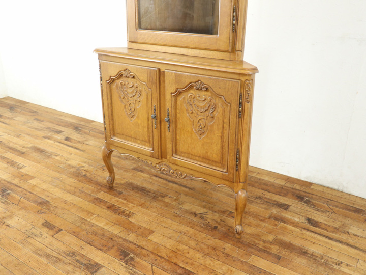 かわいいデザイン 希少なお品 猫脚コーナーキャビネット 65347