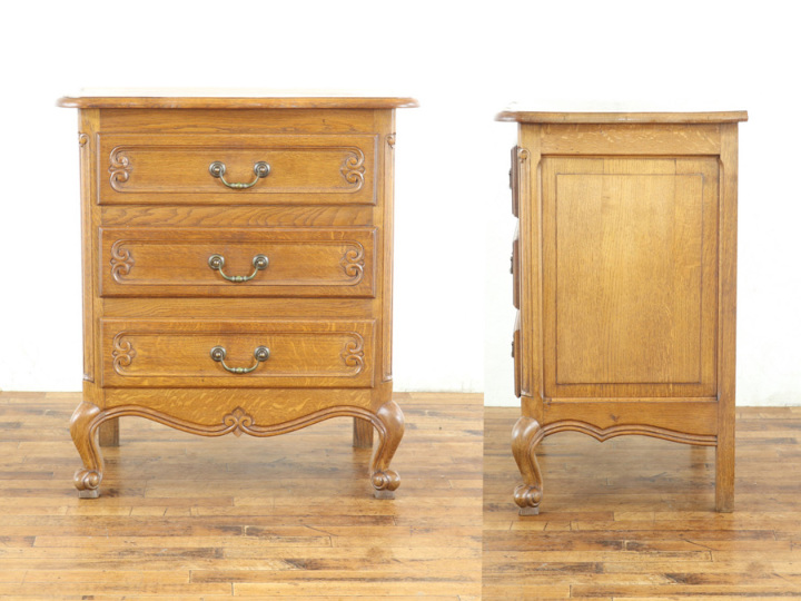 ベッドサイドや花台にも 猫脚サイドチェスト 65355 アンティーク家具