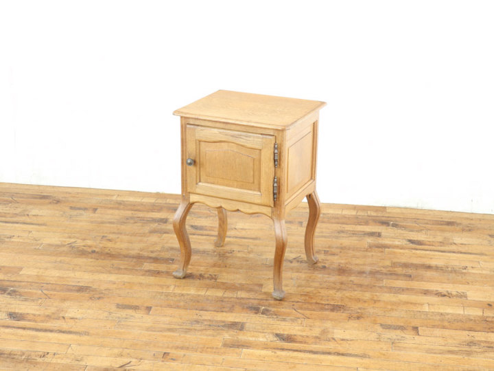 �A���e�B�[�N�Ƌ� �i�C�g�e�[�u�� 65369