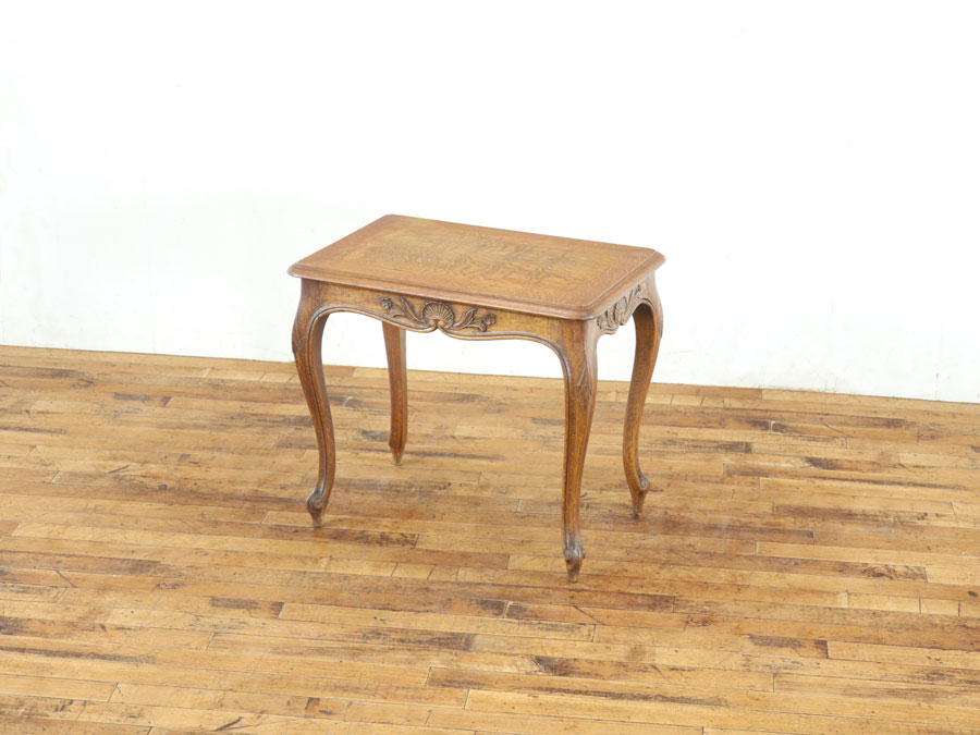 華やかな彫刻 猫脚 スモールテーブル 65373 アンティーク家具 ウェブ