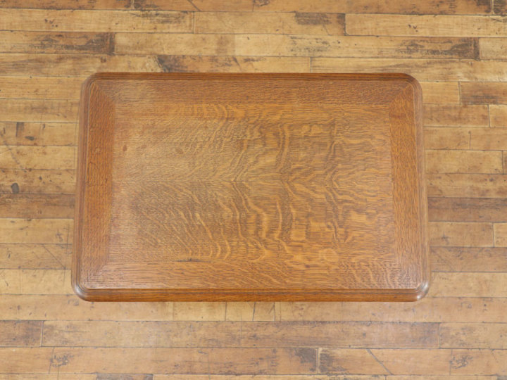 華やかな彫刻 猫脚 スモールテーブル 65373 アンティーク家具 ウェブ