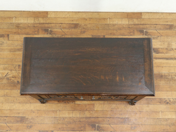 アンティーク　サイドキャビネット 珍しいデザインとサイズ フランスアンティーク サイドキャビネット