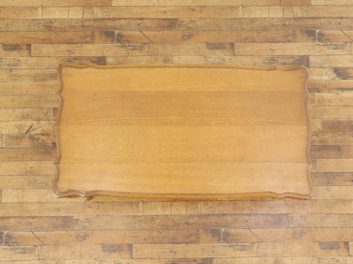 無垢材の天板の味わい 猫脚コーヒーテーブル 65465 アンティーク家具