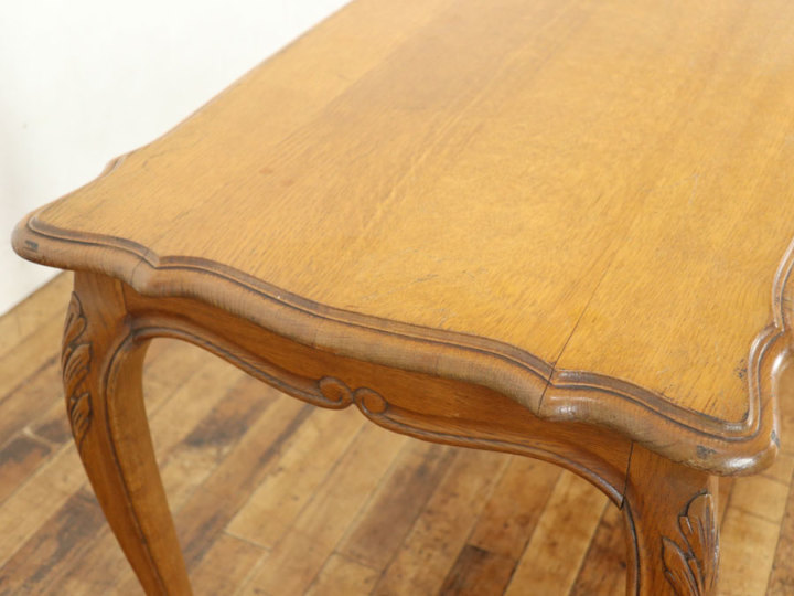 無垢材の天板の味わい 猫脚コーヒーテーブル 65465 アンティーク家具