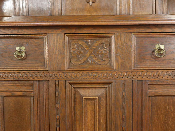 実用性も高そうな構造のキャビネット 70146 アンティーク家具 ウェブ