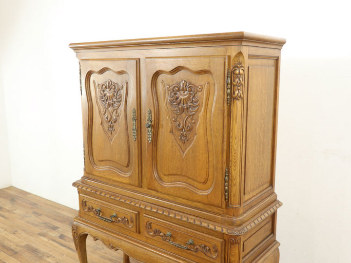 コ*リ様 アンティーク　キャビネット 美しいデザインと彫刻 カクテルキャビネット 70170 アンティーク