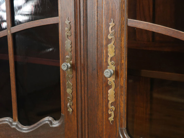 色付きガラスのダークカラーキャビネット 70173 アンティーク家具