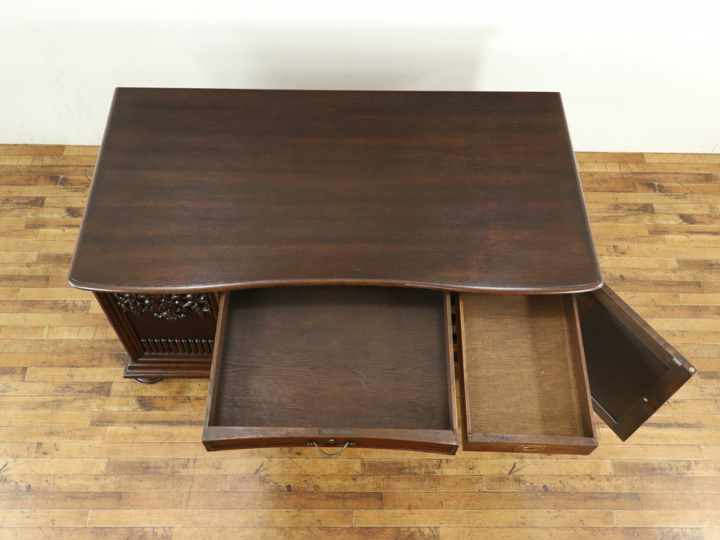 天板再塗装済み 重厚な雰囲気 大きめサイズのデスク 70175