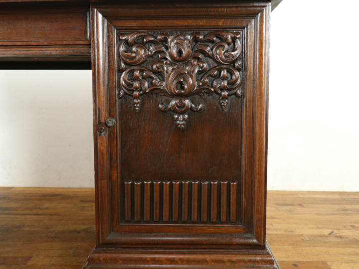 天板再塗装済み 重厚な雰囲気 大きめサイズのデスク 70175