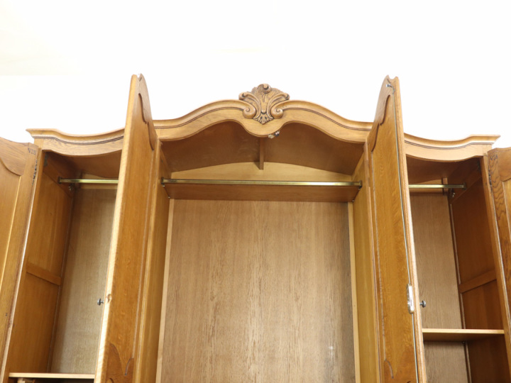 お店の演出などに ワードローブ 70178 アンティーク家具 ウェブ