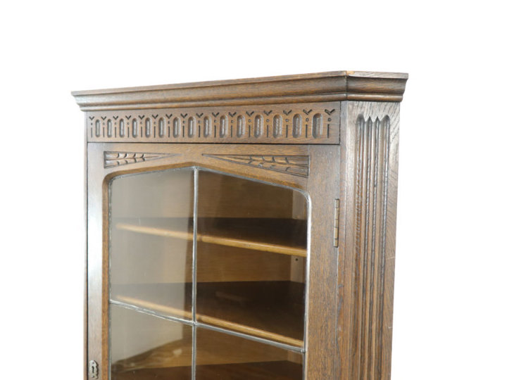 コーナーキャビネット　ヴィンテージ　アンティーク 棚板がたくさん付いた コーナーキャビネット 70255 アンティーク家具