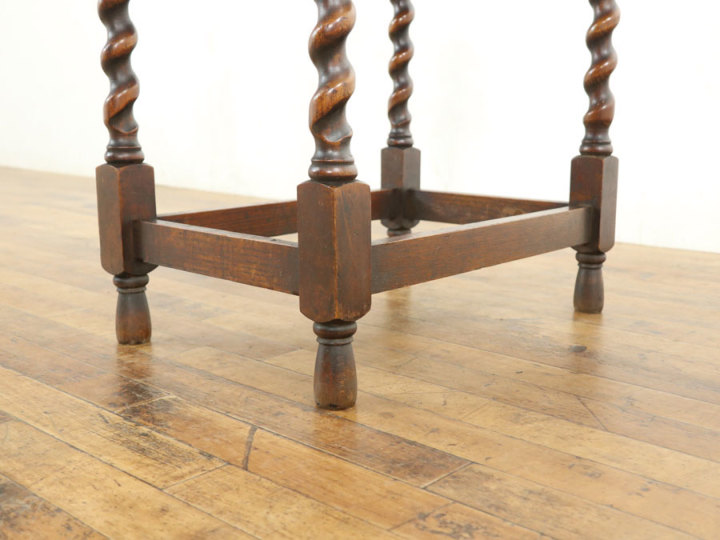 ヨーロッパアンティーク家具　天板石サイドテーブル　9/30まで ヨーロッパアンティーク家具 天板石サイドテーブル 9/30まで