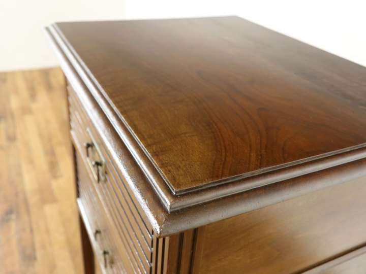 ちょっと不思議なチェスト サイドキャビネット 70358 アンティーク家具