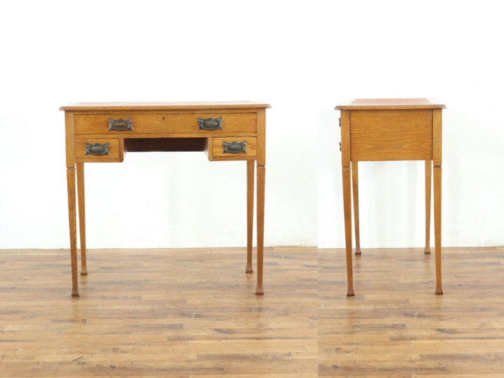 素朴さの中に確かな個性 サイズも魅力 デスク 70593 アンティーク家具